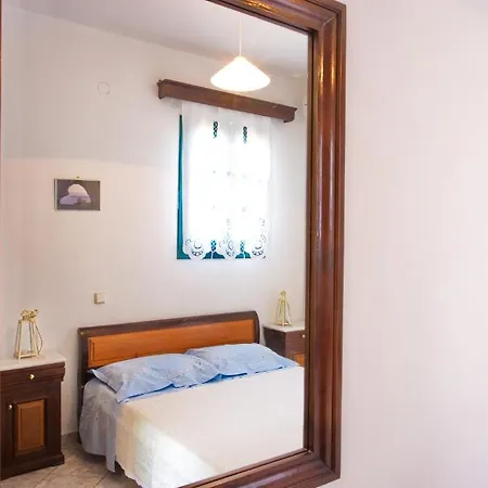 Alisaxni Aparthotel Akrotírion